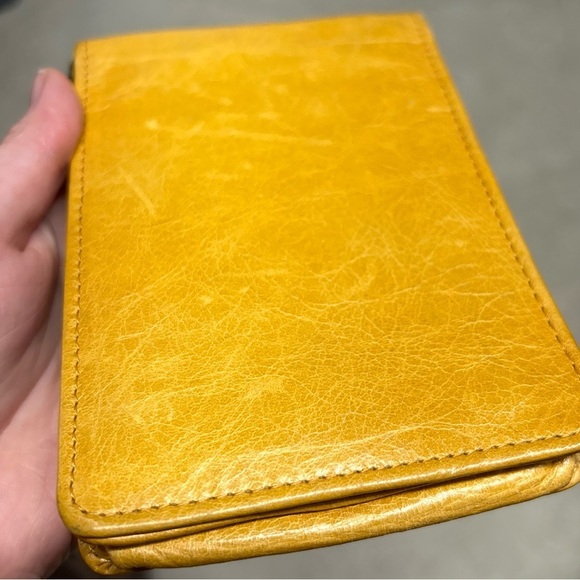 HOBO Vintage Yellow Gold 100% Leather Handheld Mini Bag Wallet - Picture 3 of 9